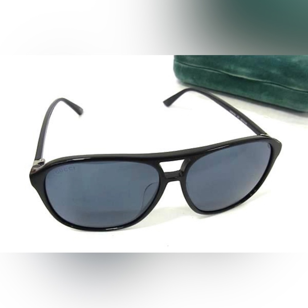 Vintage Gucci Elegant Black Sunglasses, Authentic